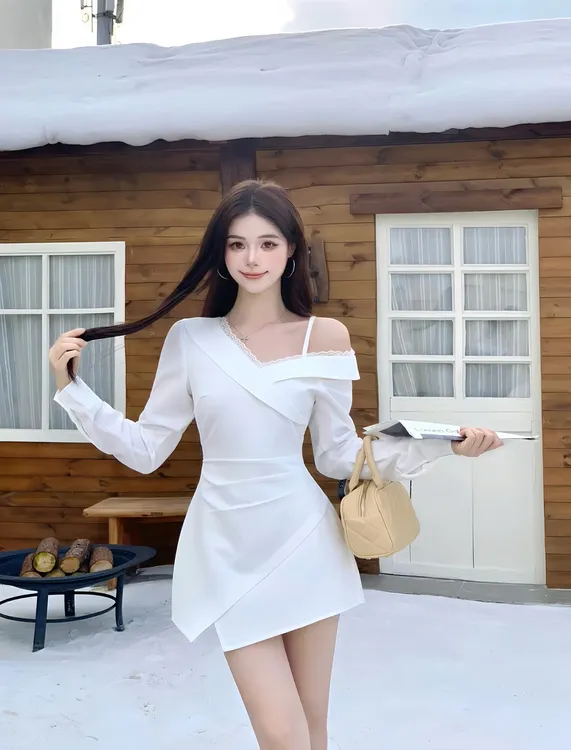 温柔底牌 秋季新款纯欲风蕾丝花边设计斜甜美肩吊带米白色连衣裙