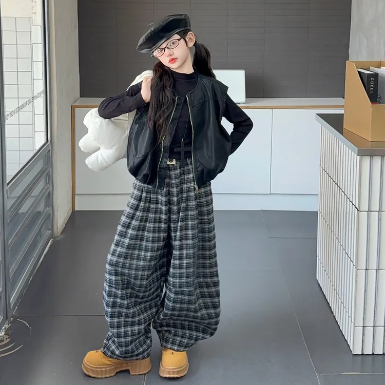 女童秋季韩版休闲套装2025新款女大童儿童时髦秋装皮衣马甲三件套