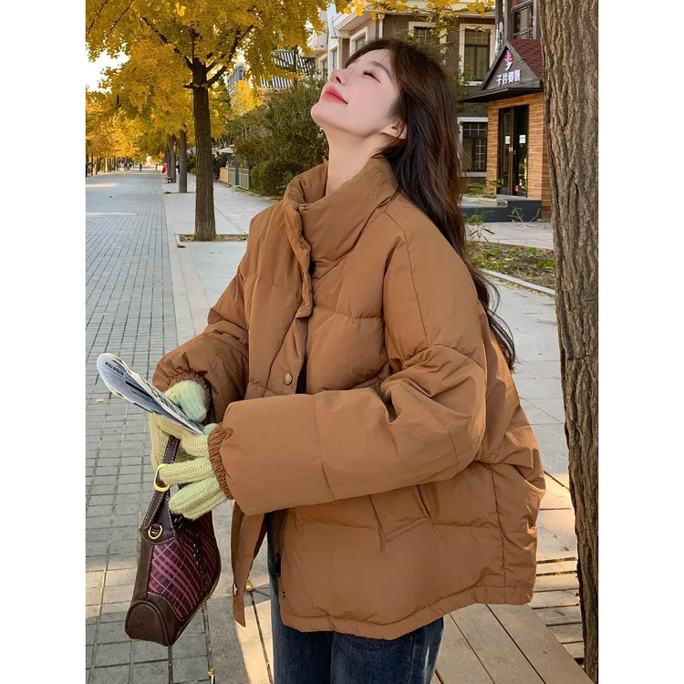 焦糖色短款羽绒服女冬季2025新款流行爆款立领面包服爆白鸭绒外套