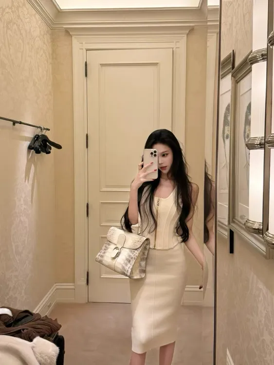 小巴千金针织拉链无袖背心上衣女秋冬气质纯欲时尚半身裙套装女