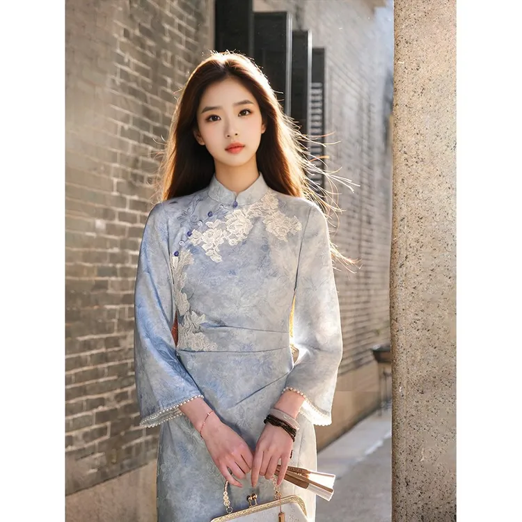 画报夫人雅归'新中式提花改良旗袍女秋剪花长袖国风年轻日常连衣