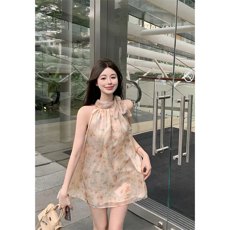 2025夏季新款纯欲风碎花挂脖连衣裙宽松遮肉A字显腿长露肩连衣裙