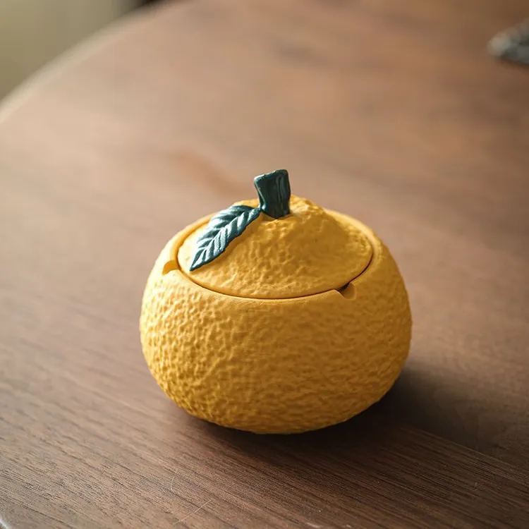 【丑橘】大吉大利陶瓷烟灰缸家用茶几带盖个性装饰摆件防风防飞灰