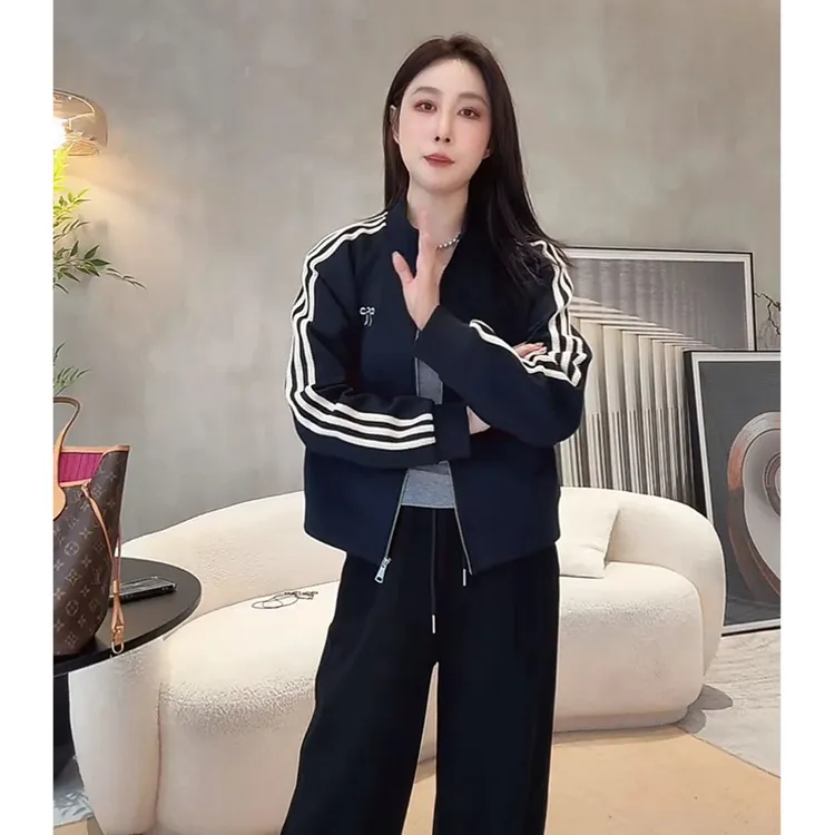 韩版正肩小个子棒球服女2025秋季新款休闲显瘦三条杠刺绣运动夹克