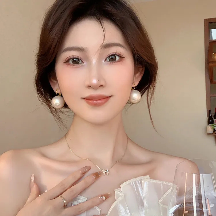 铜合金耳饰 法式夸张仿珍珠耳环耳扣女独特设计感耳钉高级感耳饰