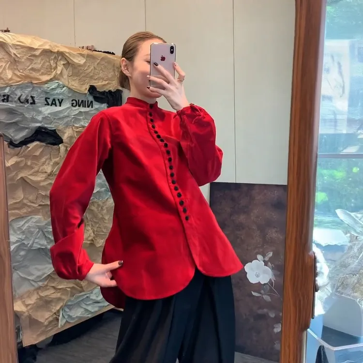 新中式国风明制红色衬衫女春2026新款复古改良立领单排扣丝绒上衣
