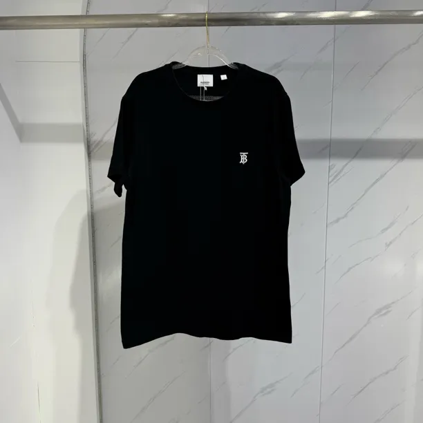 95新 BURBERRY/博柏利 黑色TB刺绣logo短袖/M码