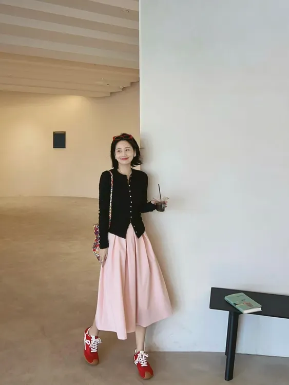 2025早春新款欧若风韩系温柔气质超显瘦开衫上衣百搭甜美半身裙