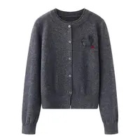 【艾】家2025新款童趣风小熊玩偶针织开衫灰色纽扣修身百搭毛衣0130