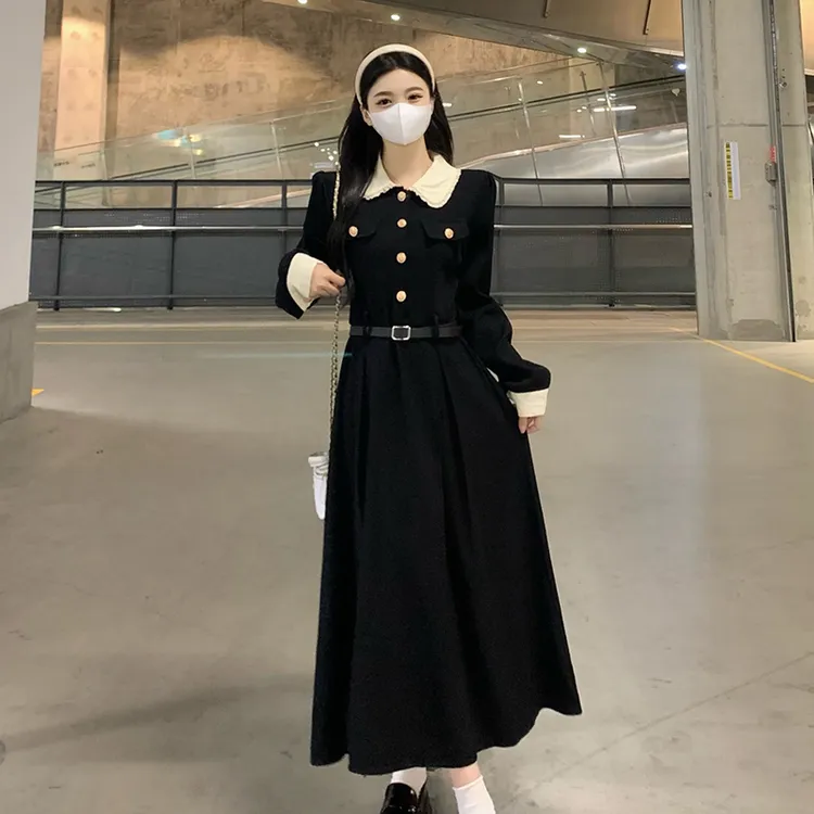 大码赫本风法式黑色连衣裙女秋季显瘦a字裙胖mm气质高级感长裙子