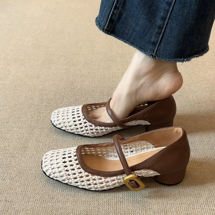 复古时尚百搭小众鞋子镂空玛丽珍鞋女浅口粗跟一字带凉鞋大码女鞋