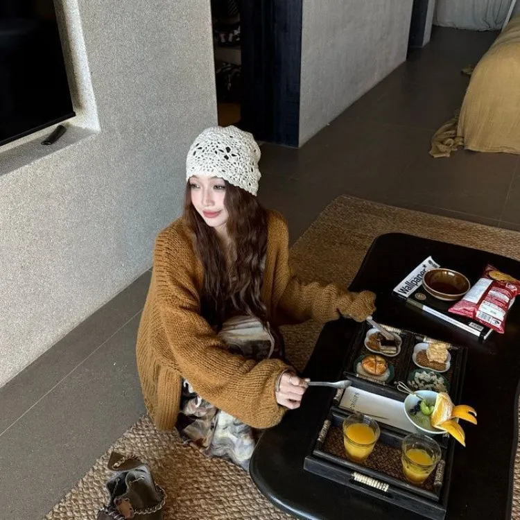 法式温柔风慵懒感宽松针织开衫女2025早秋新款不规则花纹油画长裙