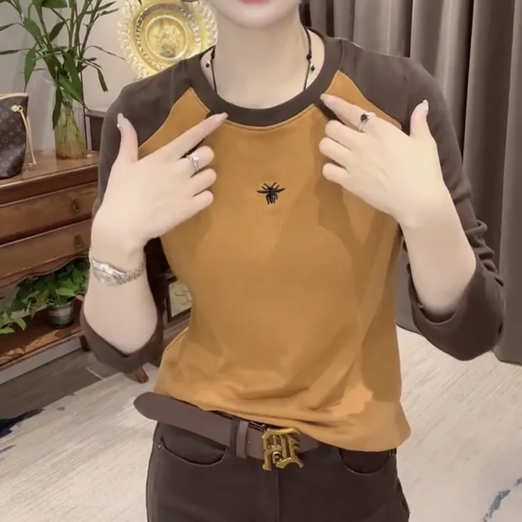 圆领刺绣蜜蜂长袖直筒型拼色T恤气质套装休闲百搭5254-1