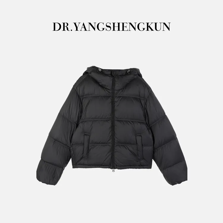 杨圣坤2025冬季新品肯豆风90白鹅绒短款连帽加厚羽绒服EY25101704