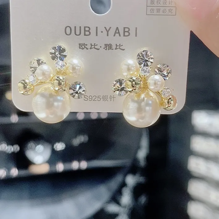 铜合金耳饰 新款韩版皇冠锆石珠珠耳钉时尚高级