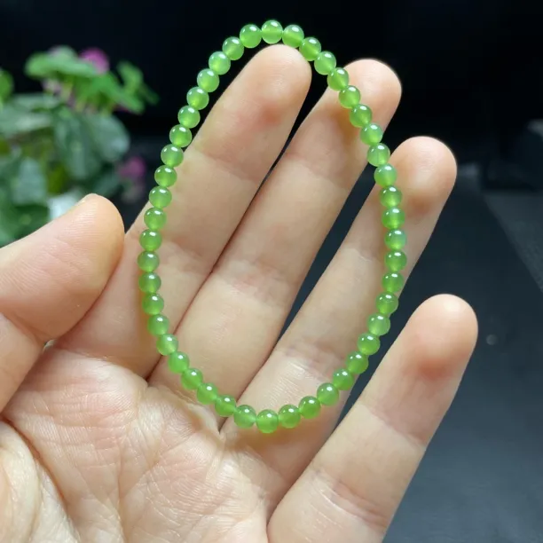 天然和田玉碧玉圆珠4mm无黑冰果绿色手链女款水头好挑选品质