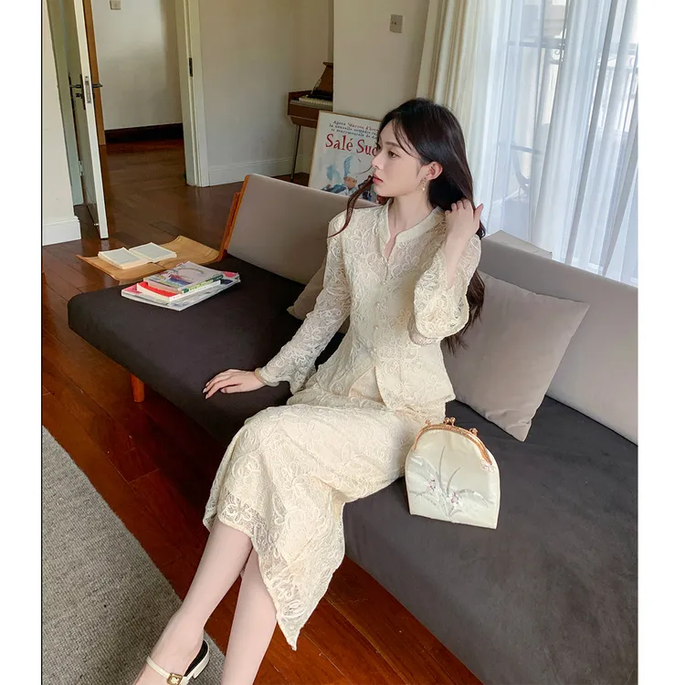 GERTCOREL2025新款秋季法式蕾丝勾花修身精致衬衫长裙杏色套装女