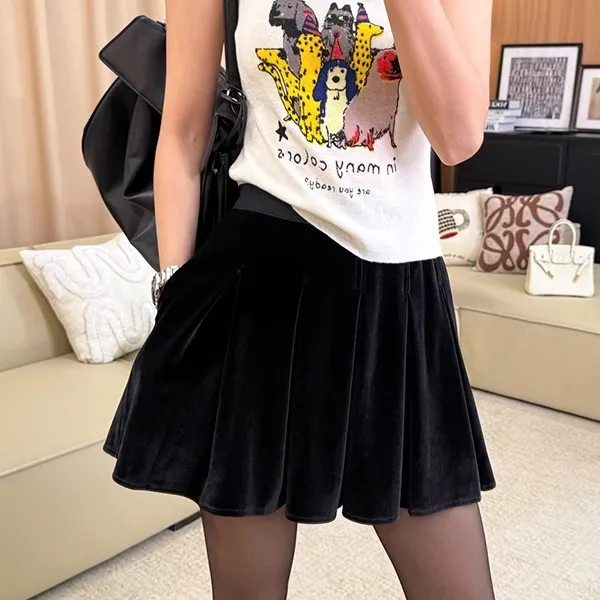 “黑夜都会”丝绒半身裙高腰蓬蓬裙2025秋冬休闲百褶裙短裙女