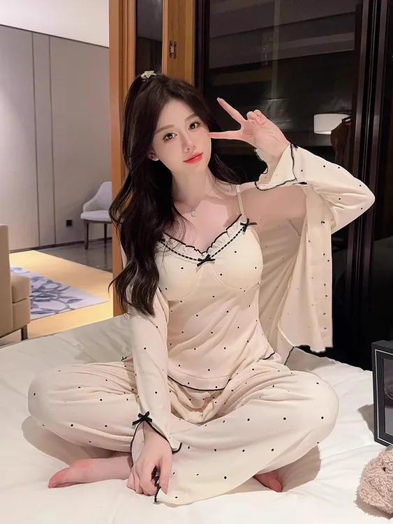 2025新款秋季女士莫代尔棉带胸垫睡衣女款法式波点三件套装家居服