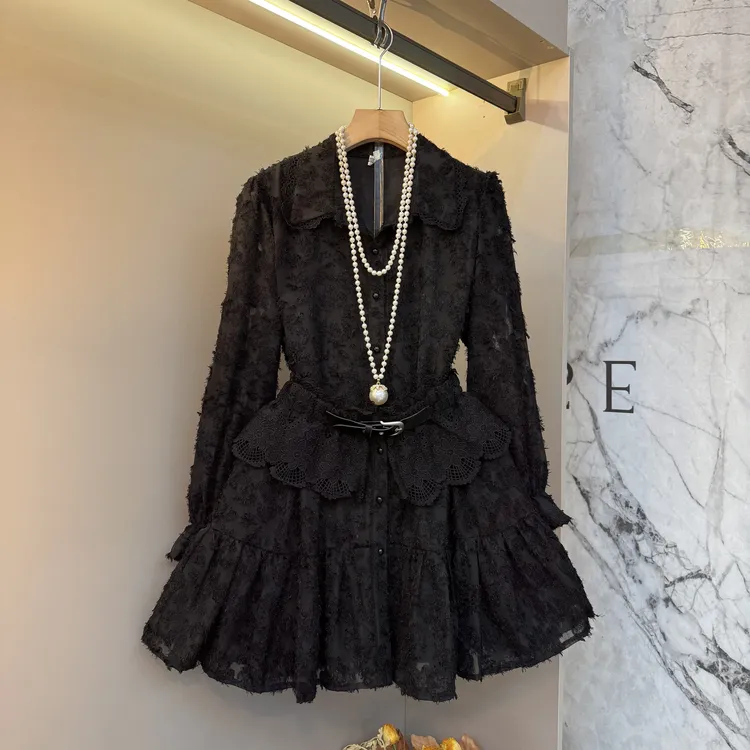 2025欧货高级感胖mm法式气质翻领微胖轻奢显瘦蕾丝超仙连衣裙5835