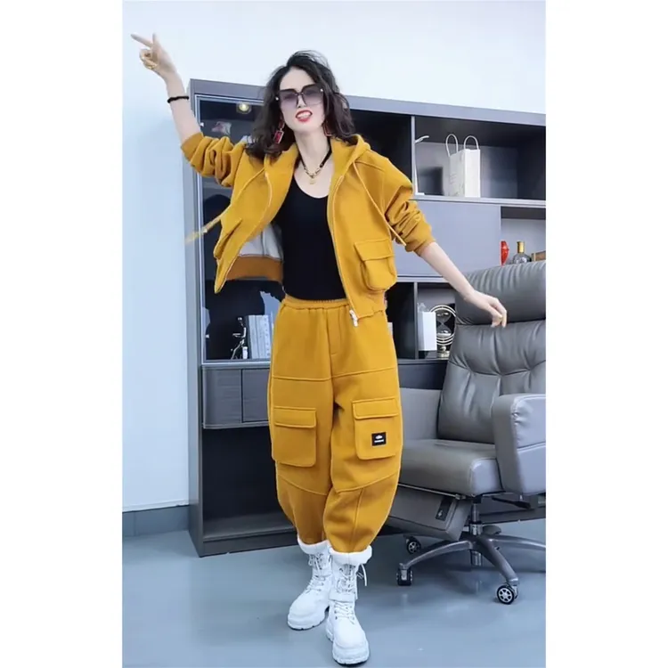 2025秋冬新款休闲运动加绒套装女连帽拉链外套工装裤两件套时尚