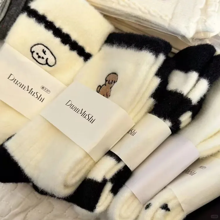 秋冬ins日系加绒加厚中筒条纹卡通袜子女可爱小狗学院百搭地板袜