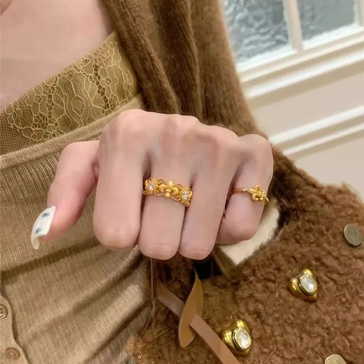 铜合金戒指 中古金色鸢尾花蕾丝戒指女轻奢高级食指戒开口戒尾戒