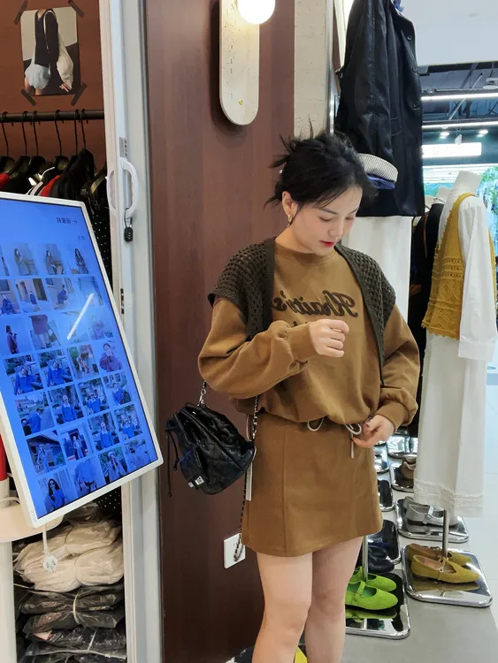 时尚短裙休闲秋冬休闲风短裤半裙针织慵懒风时尚套装