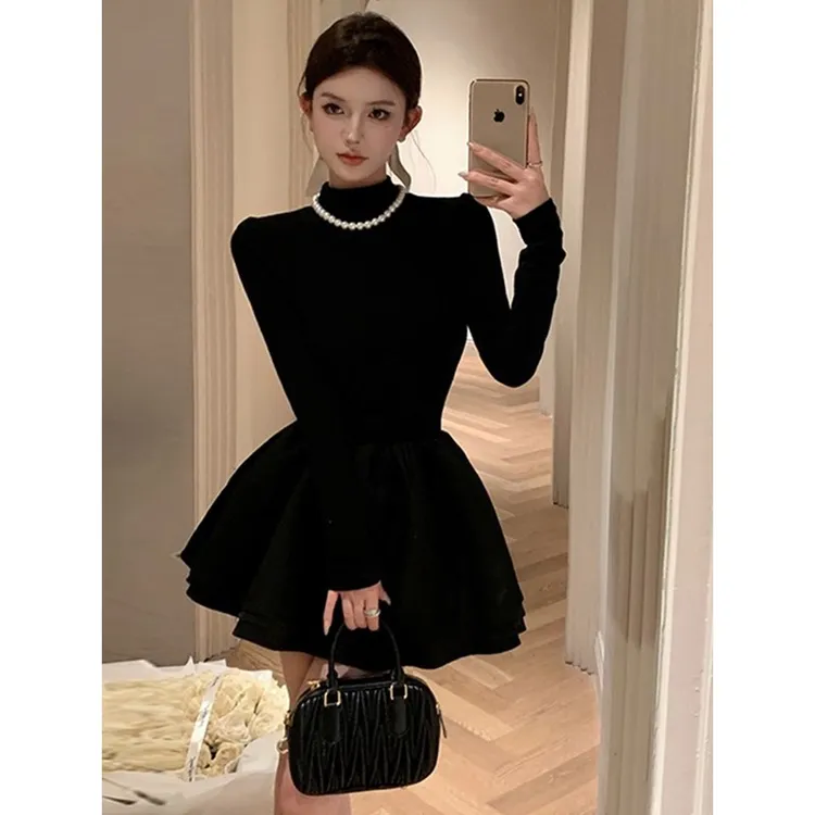 法式赫本小香风黑色针织洋装子女2025新款秋冬季打底内搭蓬蓬裙