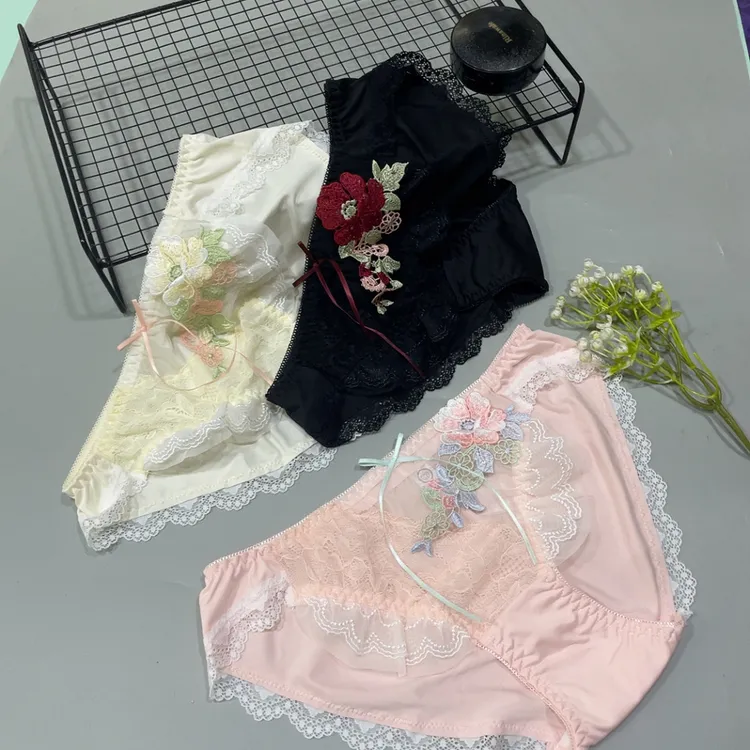 日系男女同款刺绣时潮流个性三角内裤