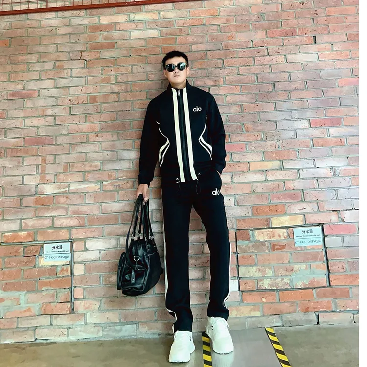 2025秋季新款男士休闲套装时尚轻奢百搭帅气拼接立领休闲运动套装