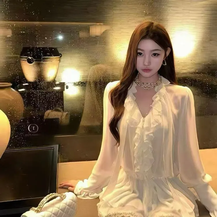 贵绫【贵女千金 】常规款V领荷叶边中长款雪纺衫收腰设计感上衣春夏