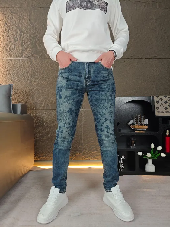 秋冬新款牛仔裤复古蓝修身小脚时尚印花百搭水洗蓝色男士牛仔裤