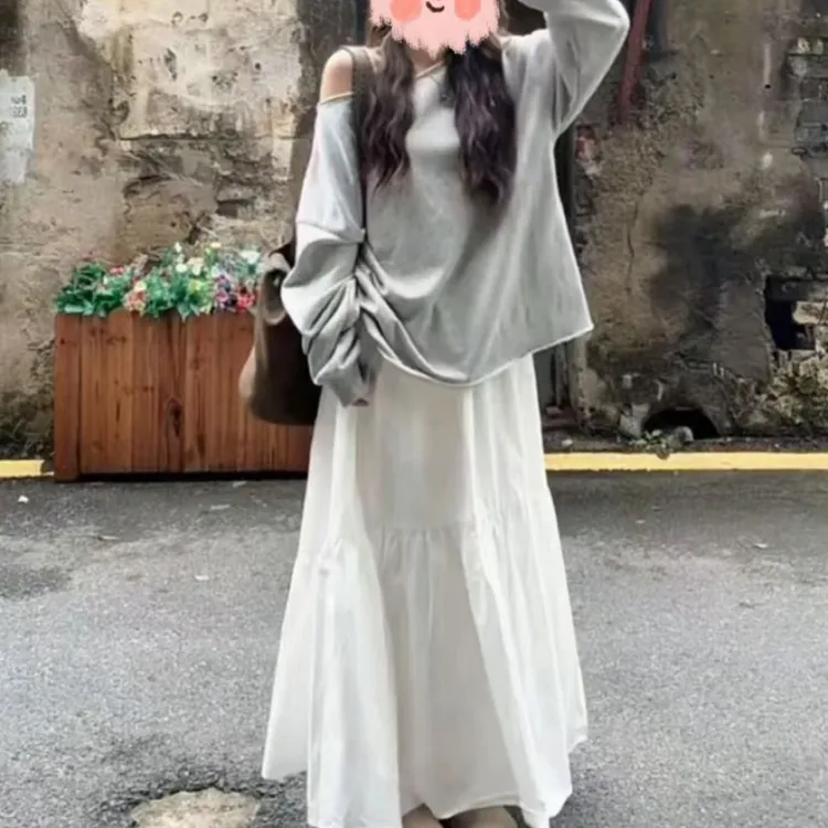 休闲纯色卷边斜肩卫衣搭配甜美减龄半身裙