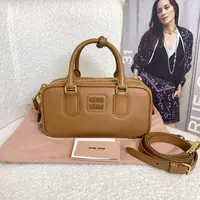99新 MIU MIU/缪缪 壹臻/miumiu 棕色保龄球小号 63555551