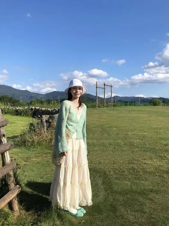 2025新款秋季穿搭一整套温柔风镂空针织开衫显瘦百搭半身裙两件套