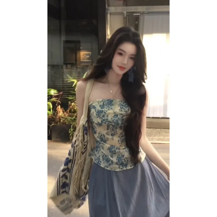 MARIE.COCO复古碎花抹胸吊带背心女夏季温柔风雾蓝色半身裙两件套