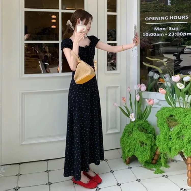 法式黑色碎花连衣裙子女夏季2025新款爆款小个子漂亮绝美收腰长裙