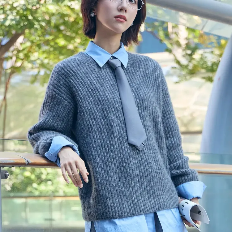 阿玛施AMASS 2025新款538084秋冬轻奢气质简约舒适宽松百搭针织女