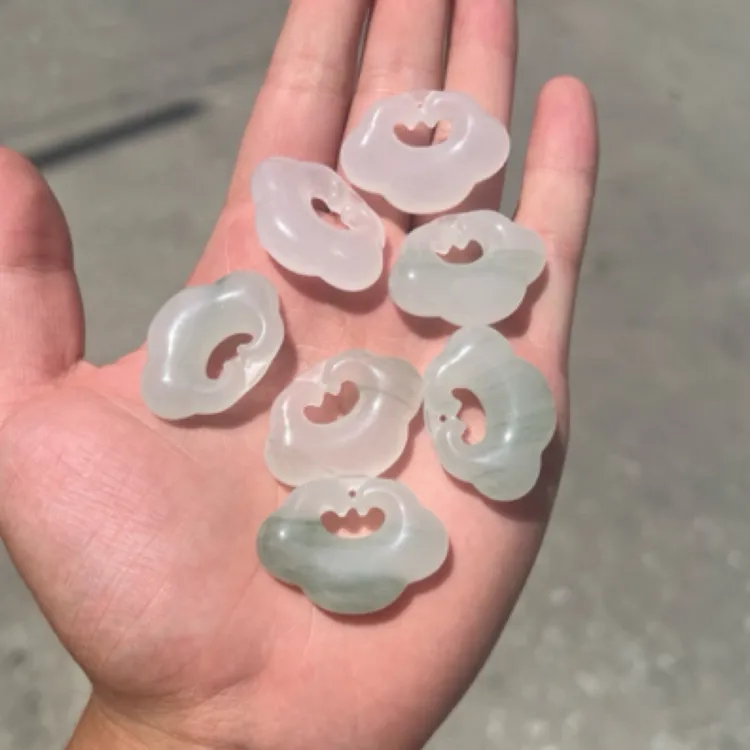 【冰底天山翠祥云锁吊坠】 天然玉石时尚百搭【多样性发一件】（赠绳）