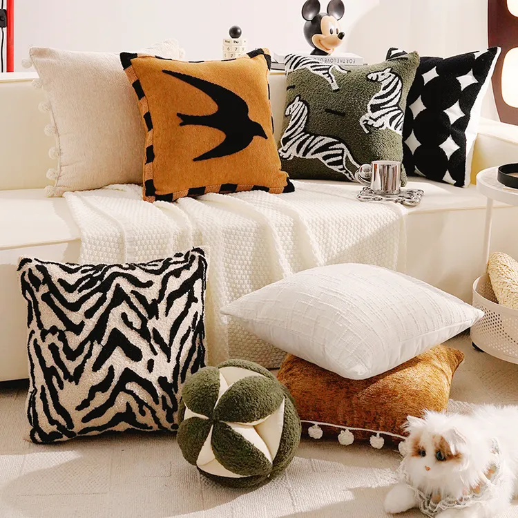 轻奢中古法式客厅沙发抱枕虎纹飞鸟卧室床上靠背靠垫抱枕套含芯