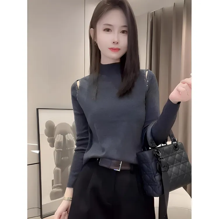 秋冬时尚烫钻露肩半高领打底针织衫女设计感显瘦长袖毛衣内搭上衣