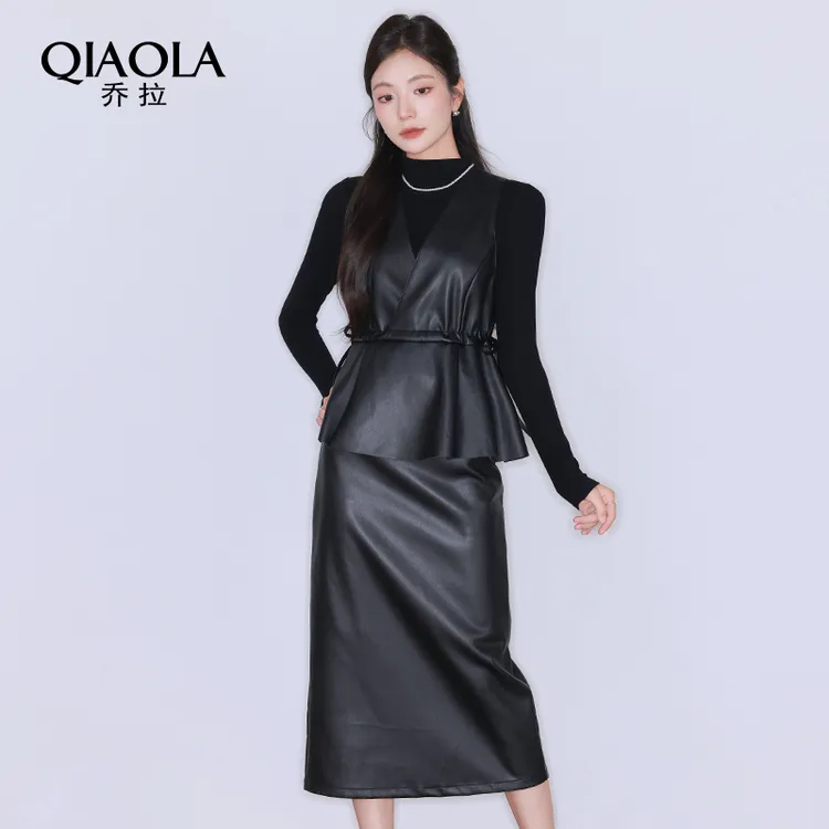 QIAOLA/乔拉【慕尼黑】秋冬季PU皮抽绳V领百搭遮肉中长时尚套装预售