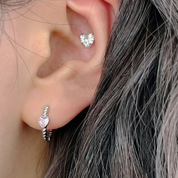 黄铜锆石耳饰 耳环2024新款女简约个性气质淡粉皓石心形耳圈耳环