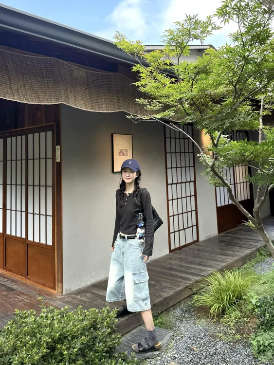 早秋新款韩系通勤高级感慵懒风显瘦上衣休闲百搭牛仔裤洋气衣服女