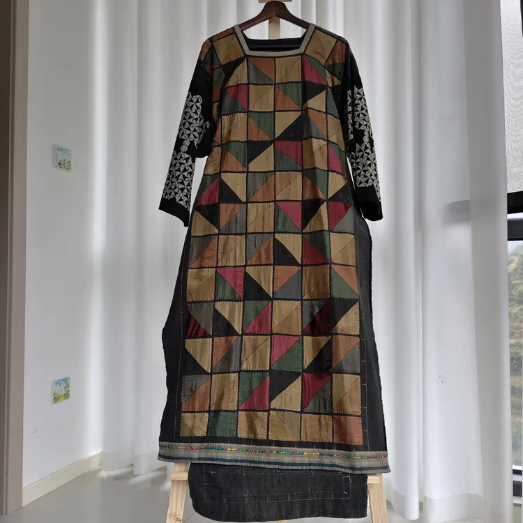 云南文山麻栗坡彝族老贯首衣