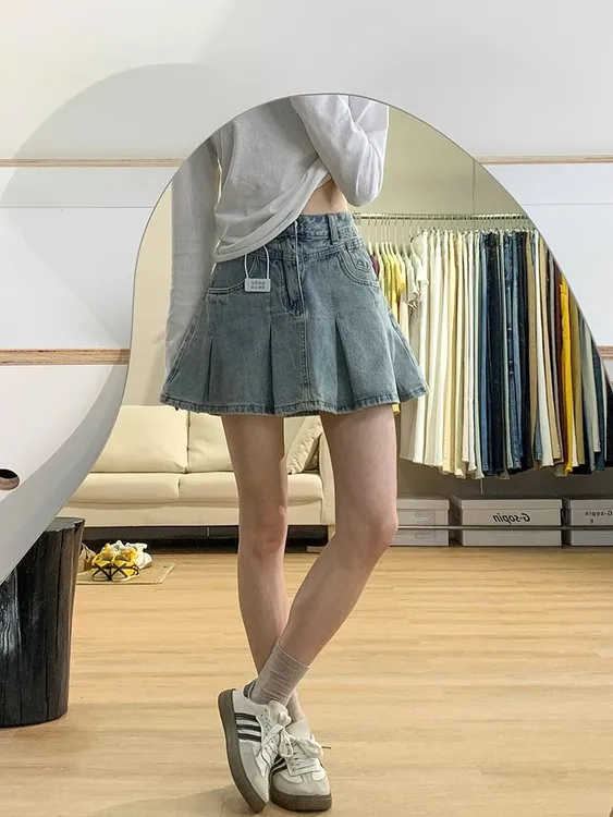 浅色百褶牛仔短裙女夏季新款大码胖mm高腰显瘦梨形身材a字半身裙