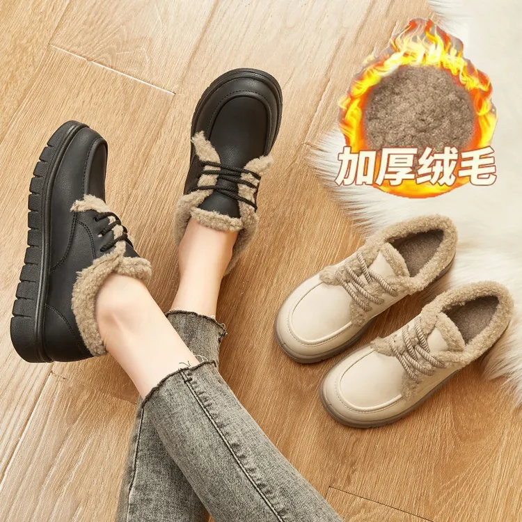 冬季加绒妈妈靴子棉鞋平底防滑雪地靴中老年加厚短靴洋气中年女款