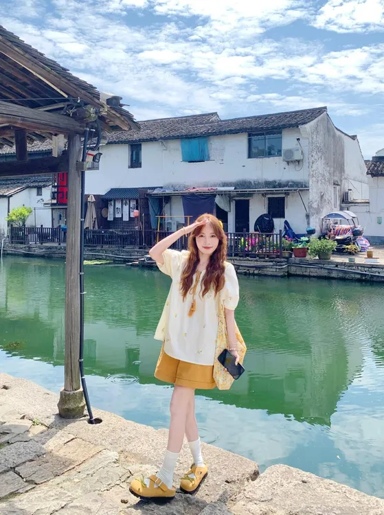 2025夏季新款法式气质温柔风穿搭碎花甜美短袖衬衫休闲短裤两件套