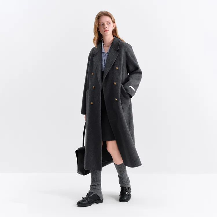 范思蓝恩经典大气正肩翻驳领冬2025新款双面呢毛呢外套25FS14178